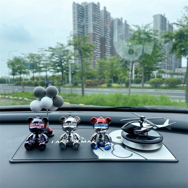 Bear Car Ornament, Aromatherapy, Odor Removal, Long-lasting Fragrance In The Car, Light Fragrance Decoration, Solar Car Helicopter
