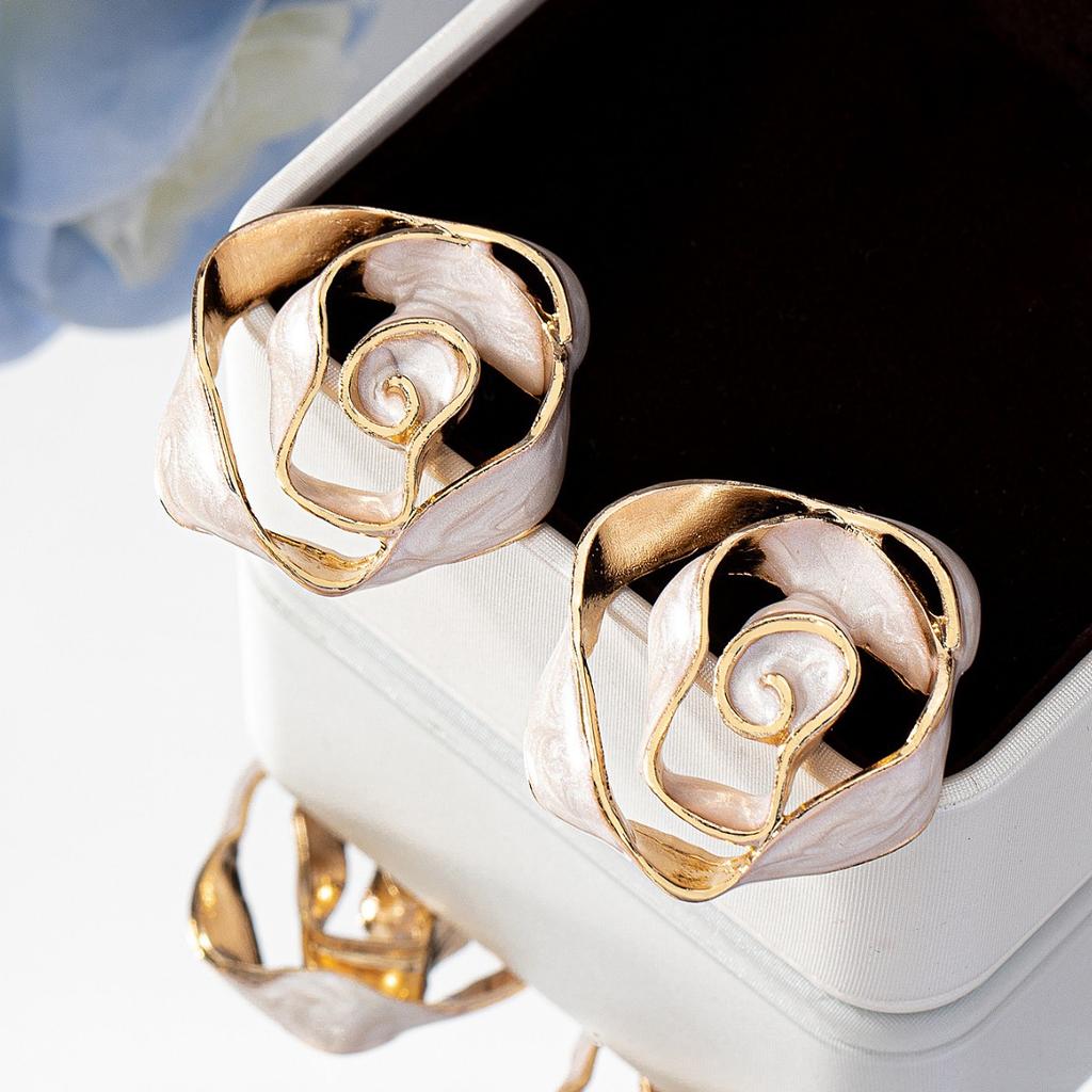 Niche Fashion Design Sense Geometric Enamel Glaze Earrings Female Japanese And Korean Internet Celebrity Temperament Simple Stud Earrings