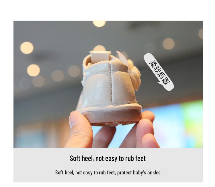 Soft-Soled Non-Slip Baby and Toddler Walking Shoes - Spring/Autumn Style Princess Squeaky Leather Shoes with Magic Tape for Girls.