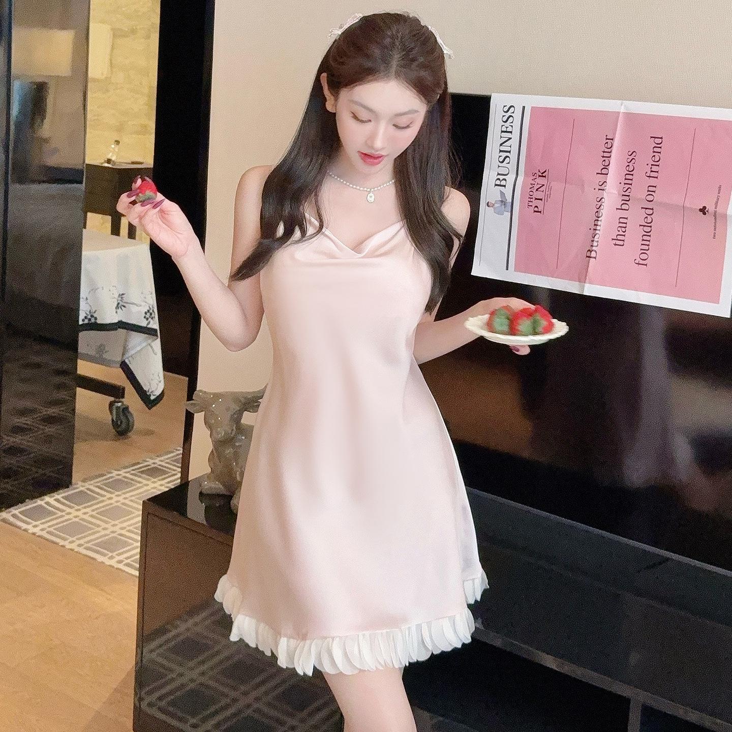 

26-Year Lace Ice Silk Camisole & Bathrobe Set: Women s Summer Thin Petal Home Wear with Chest Pads M [Weight: 80-105 Jin]