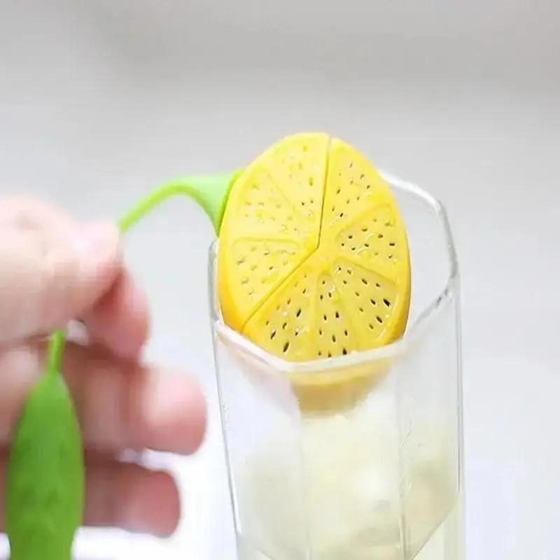 Kleines Teesieb in Zitronenform für die Küche, lebensmittelechtes Silikon-Teesieb, Zitronenverschluss, Teetassensieb, praktisches Haushaltswerkzeug