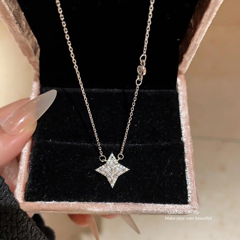 Enkelt Stjärn Zirkon Hängsmycke Halsband För Kontorskläder Och Vardagsmode