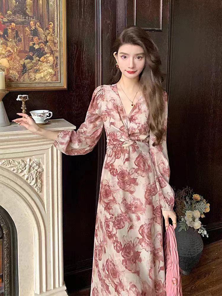 

Elegant French Floral Print Cross Strap Dress for Women - Slimming Base Layer in Light Mature Style Extra Large