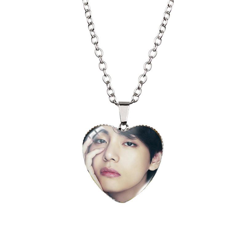 

Ожерелье в форме сердца BTS с красивым инкрустированным драгоценным камнем дизайном для фанатов XXXL567