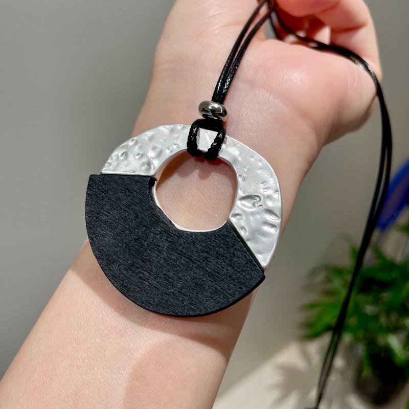 

Модное ожерелье для женских украшений