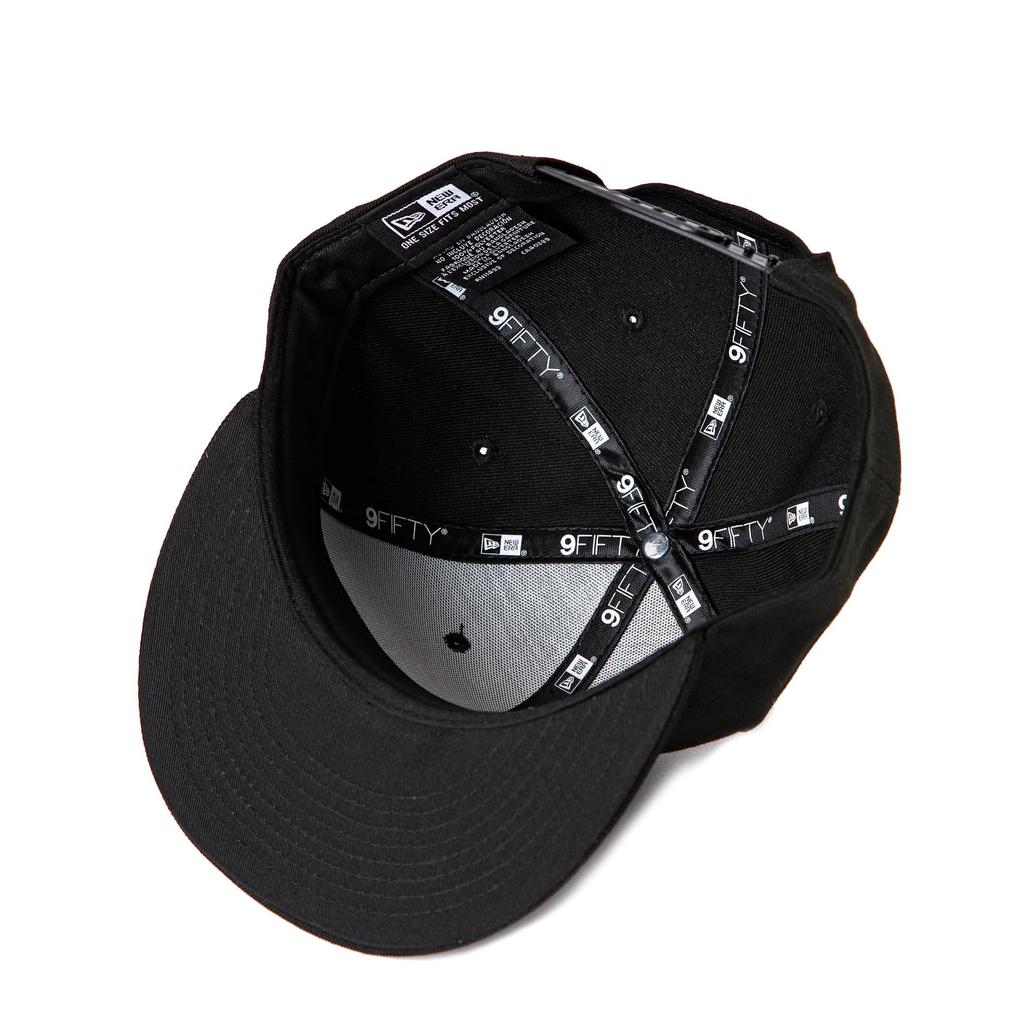 New Era 9FIFTY Standard Fit Flat Bill Snapback Black Cap,