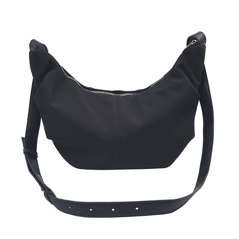 

Wholesale shoulder bag 2025 trendy solid color tote bag large capacity simple and versatile couple messenger bag of the same style чорний
