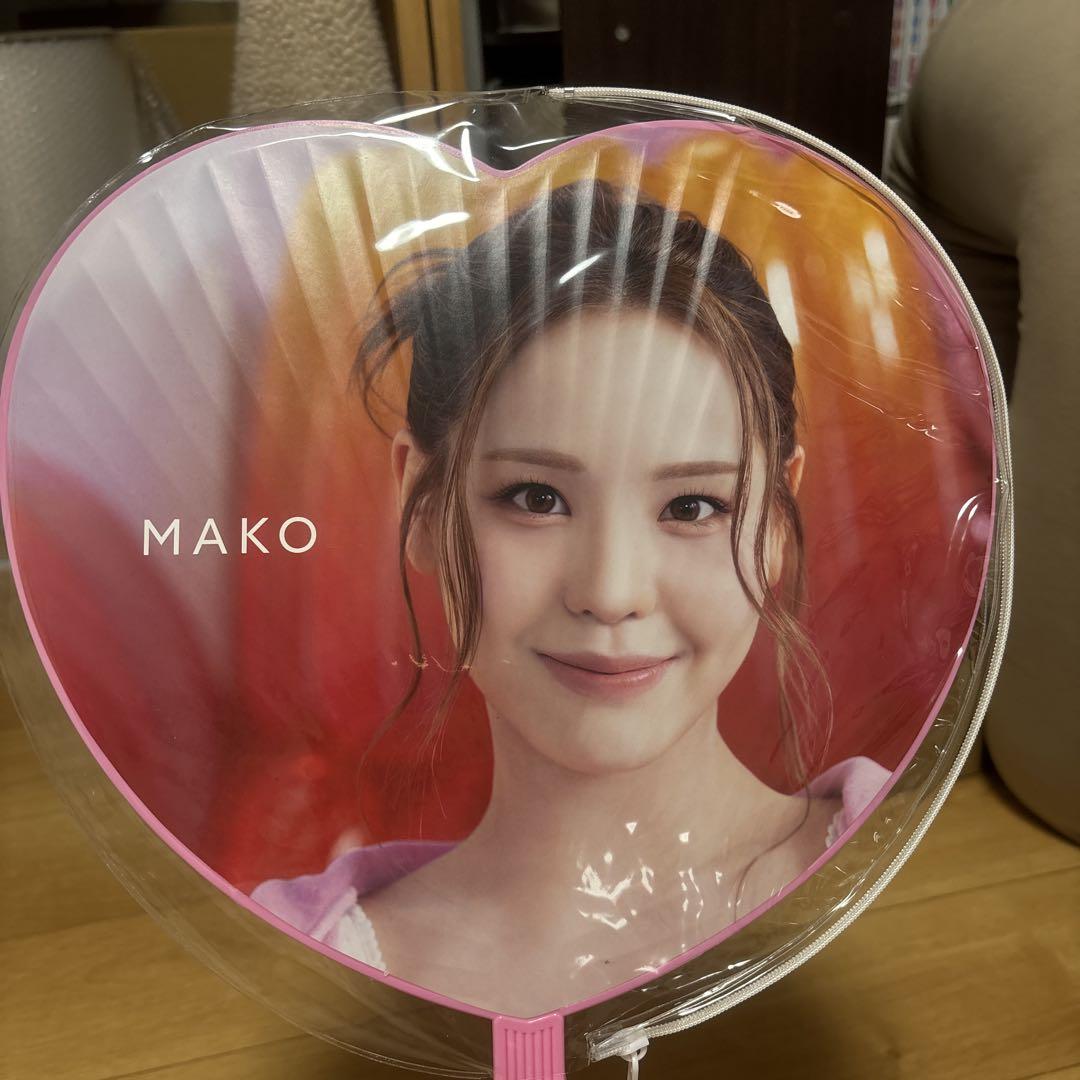 

[Б/У] NiziU Mako Вентилятор из поп-ап магазина