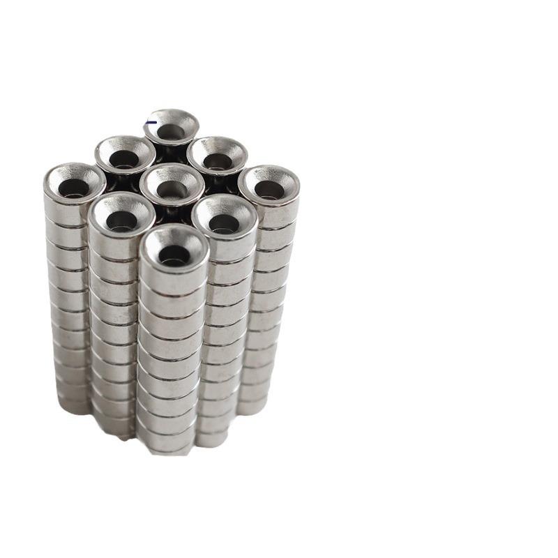 Silné neodymové kulaté zapuštěné magnety s otvory pro šrouby, dostupné v průměrech 8-30 mm