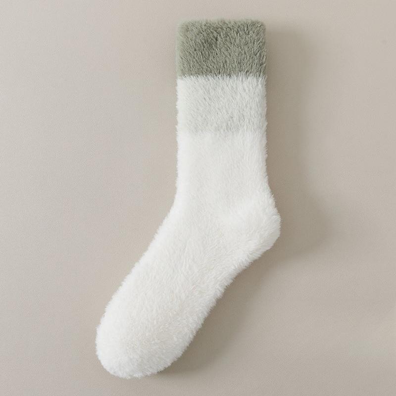 Winter and Autumn Thickened Fleece Thickened Coral Fleece Mid-calf Socks, Warm and Fashionable Couple-style Striped Multi-color Socks