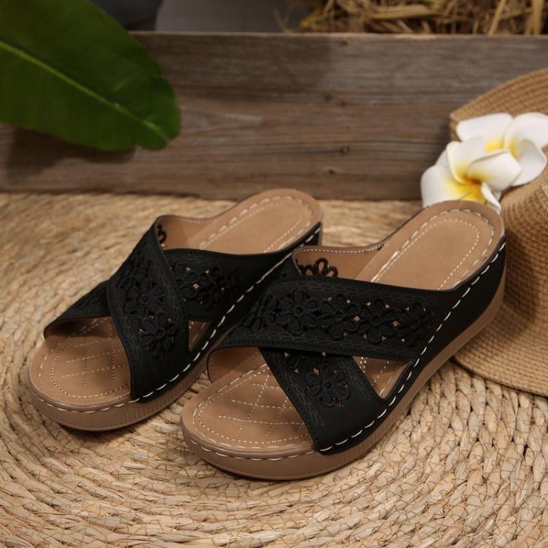 

Summer new women s slope heel platform slippers large size fish mouth casual embroidery beach sandals 43 чёрный