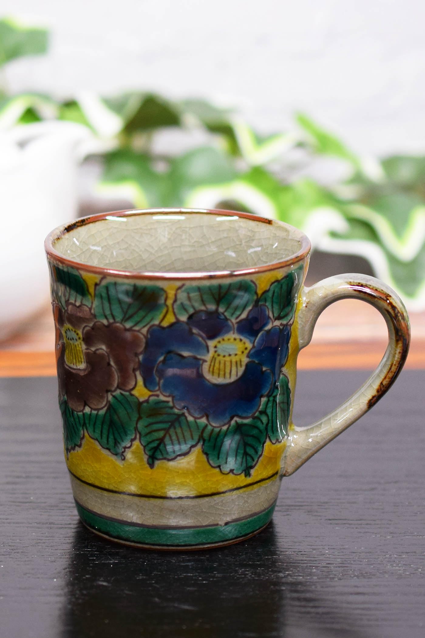 

Waza no Kura Стильная кофейная кружка Кутани Фарфоровая кружка Ёсидая Сазанка Керамика Бренд Посуда Сделано в Японии Подарок на день рождения 60-летие 70-летие жёлтый