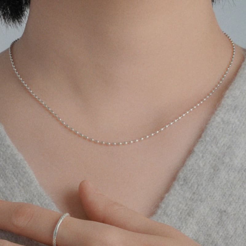 

POSTLUDE [silver] OVAL BALL BEAD necklace (2 colors) black