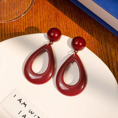 Hong Kong Style Retro Burgundy Water Drop Earrings, French High-End Elegant Geometric Round Resin Earrings For Women