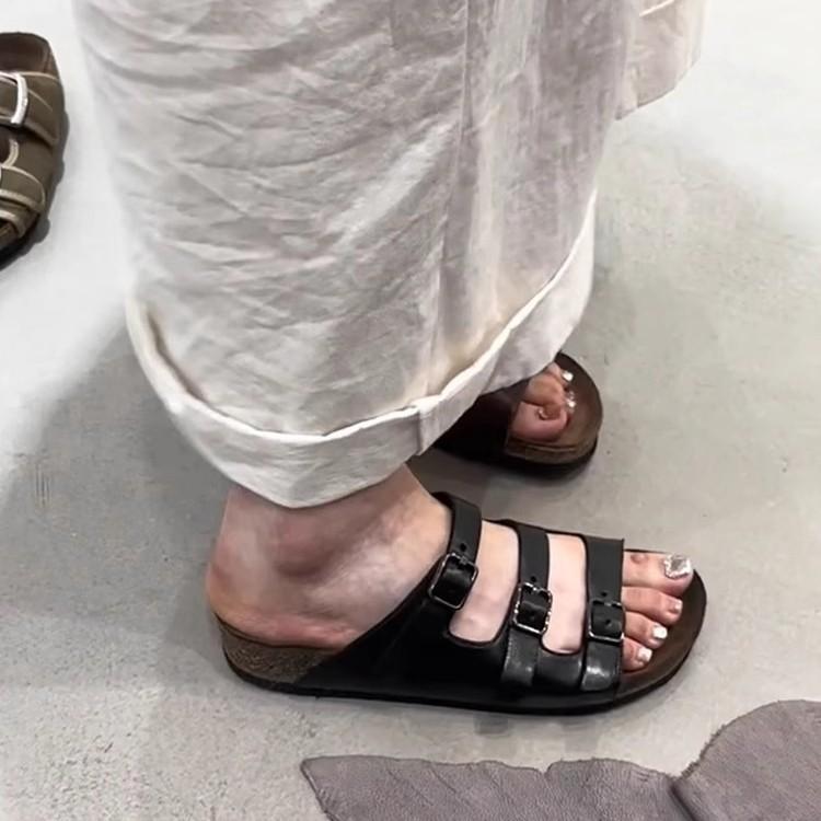 Soft leather version~ Retro belt buckle one-word slippers women's flat bottom versatile lazy people wear black beach shoes with one pedal
