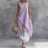 Completo due pezzi composto da top rosa girocollo senza maniche con orlo asimmetrico e pantaloni bianchi a gamba larga
