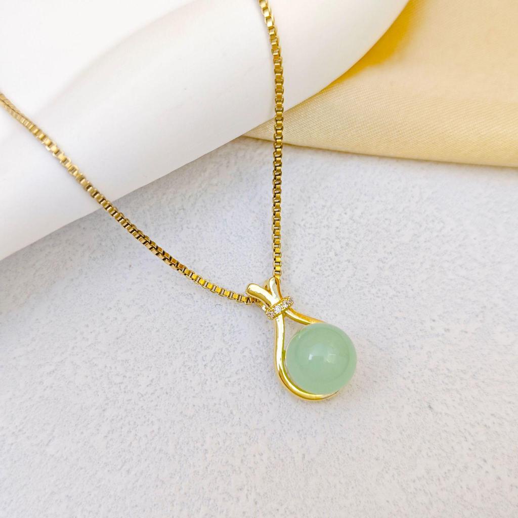Women's Gold-Plated Copper Necklace: Luxury Fu Lu Pendant Clavicle Chain - Versatile Fashion Accessory