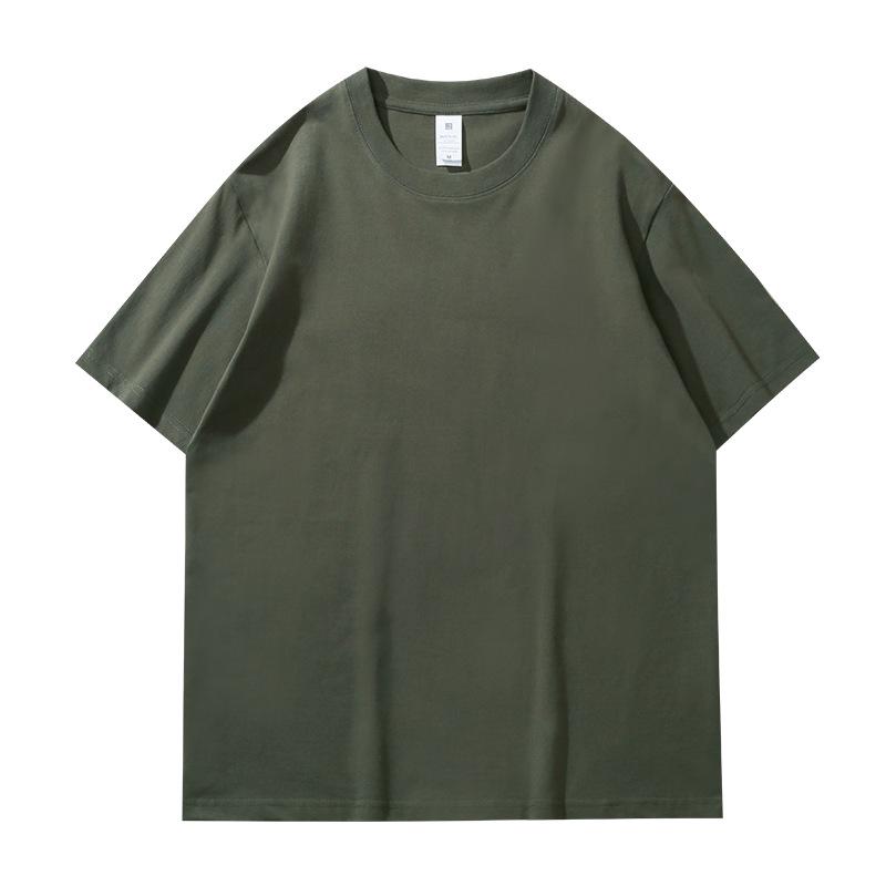 T-shirt bianca girocollo larga da 230g in puro cotone pesante con design versatile e logo stampato personalizzato.