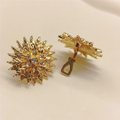 Gold Sunflower Rhinestone Earrings Fashion Earrings Without Piercing Earrings New Hot Selling Ear Clips