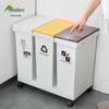 Stapelbarer Press-Mülleimer im japanischen Stil mit Rädern zur Mülltrennung.