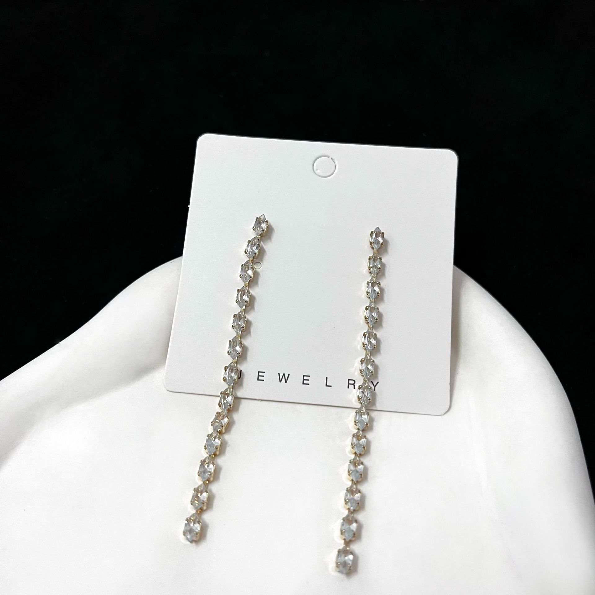 Simple Design Earrings Temperament Light Luxury Niche Simple Earrings Zircon Fringed Earrings золотой