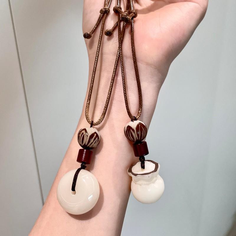 Zen-Inspired Bodhi Pendant Necklace: Retro Ethnic Style Clavicle Chain