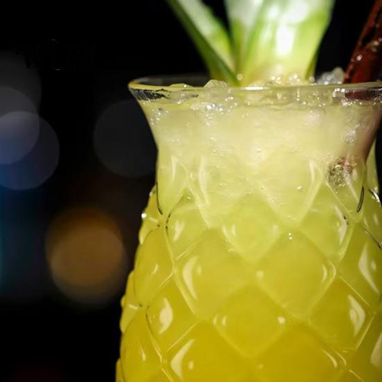 Single Serving Glass Pineapple Shape Cocktail Glass, 480ml Embossed Tumbler for Juice Hot Heat Resistant Glassware Beverages, Creative Bar Whiskey,