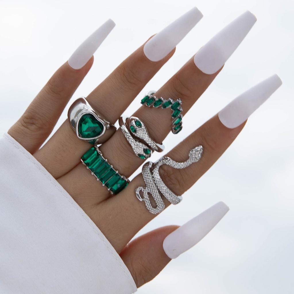 Popular jewelry, ring jewelry, snake-shaped love imitation emerald with diamonds ins wind five-piece ring for women