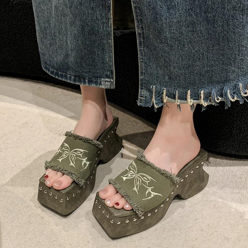 Women's Slippers Summer New Square Head Open Toe Thick Embroidered Waterproof Platform High-heeled Sandals