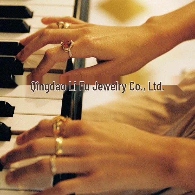 Elegant Heart-Shaped Ruby Ring: Vintage European and American Style for Women