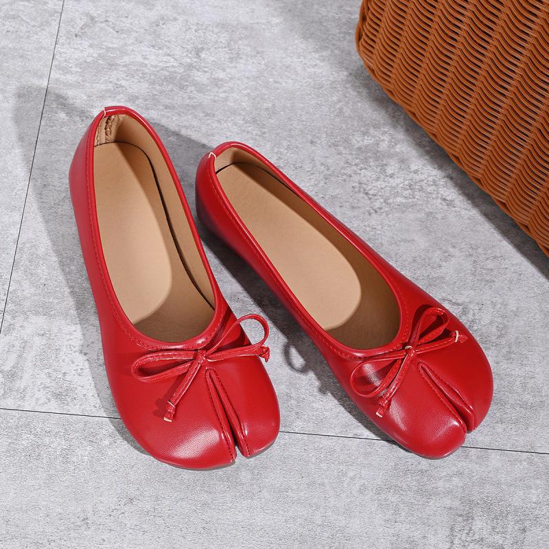 Scarpe Basse da Donna in Morbida Pelle con Punta Divisa e Fiocco - Collezione 2026: Versatile, Bocca Stretta, Design Slip-On