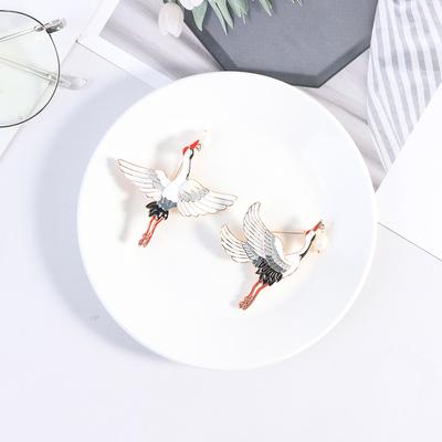 1Pz Spille Smaltate Gru Perlate Fascino Uccello Vintage Spille Gioielli di Lusso da Donna