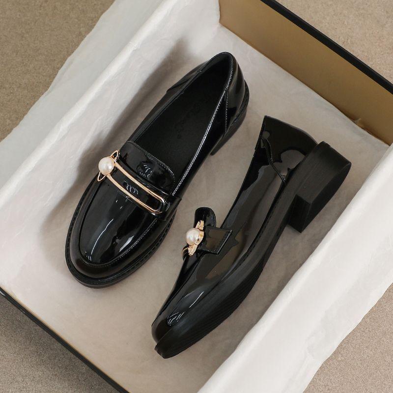 Leather small leather shoes women's new spring flat bottom comfortable black work soft bottom spring and autumn