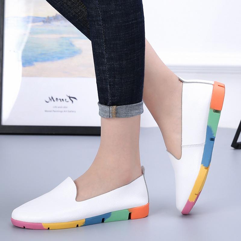 Flat-soled White Shoes, New Casual Leather Soft-soled Four-season Single Shoes In Spring, and a Small Black Leather Shoe In Summer.
