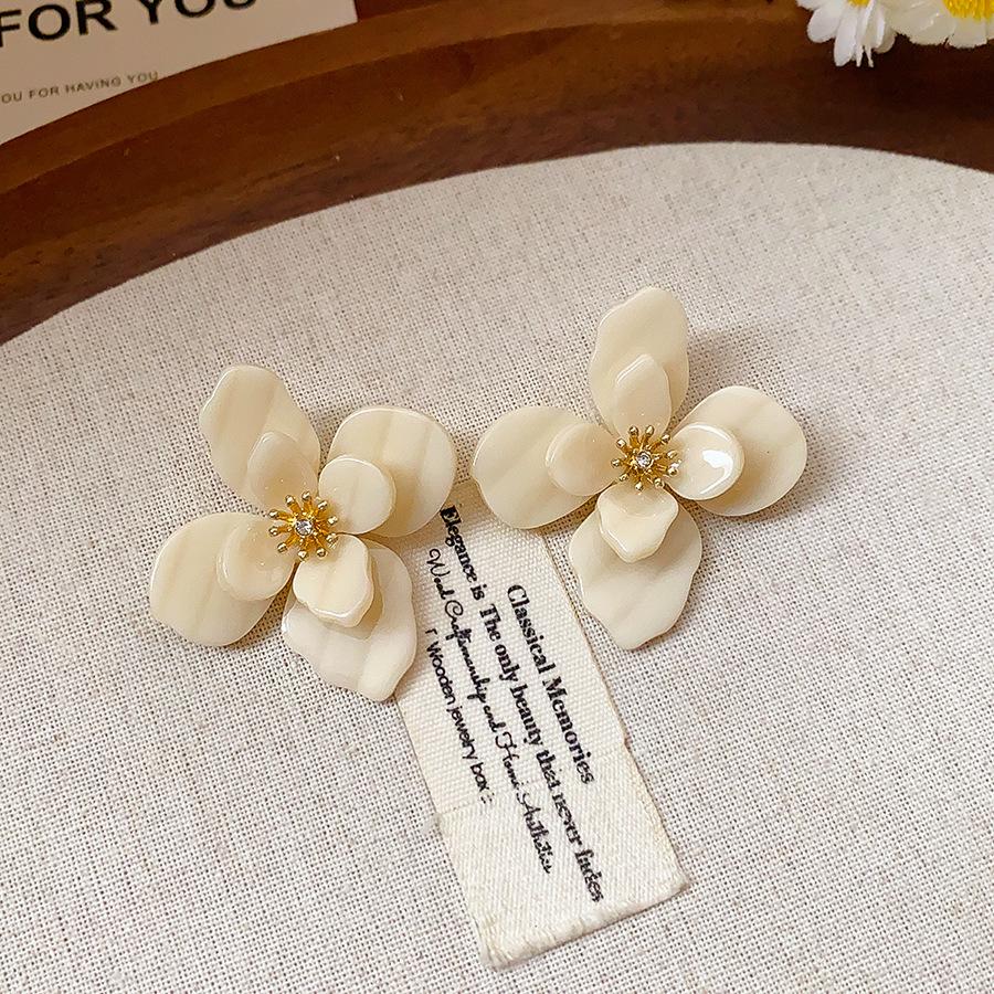 

Silver Needle Pleated Acrylic Flower Dangle Earrings - Elegant, Versatile Vintage Studs