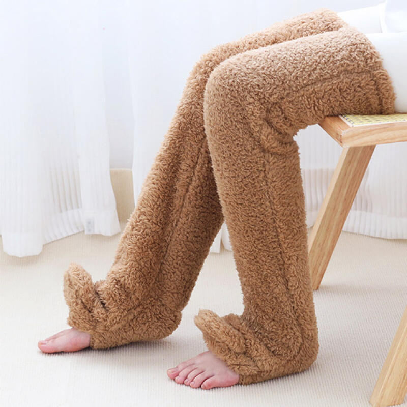 Schwangere mit kalten Händen und Füßen, warme Overknee-Socken