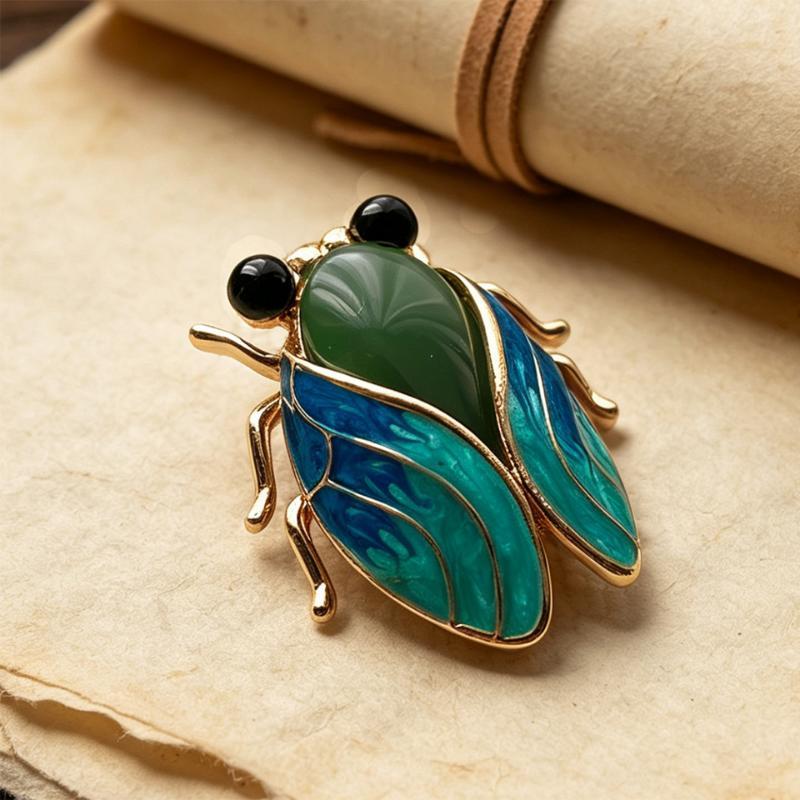 Vintage Cicada Brooch 2024 Trendy Insect Jewelry Pin 1Pc Unisex for Women Men Streetwear Outfit Accessory Small Gift