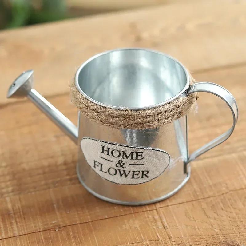 1 Pcs Retro Small Iron Watering Can Home Garden Ornaments Creative Home Decoration Iron Bucket Pots for Flowers