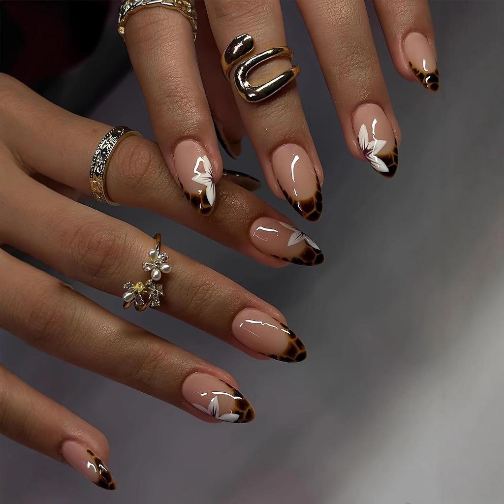 European & American Style Removable Almond-Shaped Short Fake Nails: Sweet, Cool Flower & Leopard Print Design
