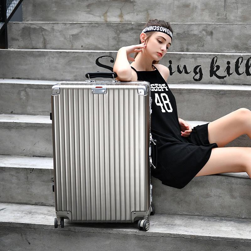 KINGSGEAR Vintage Aluminum Frame Suitcase
