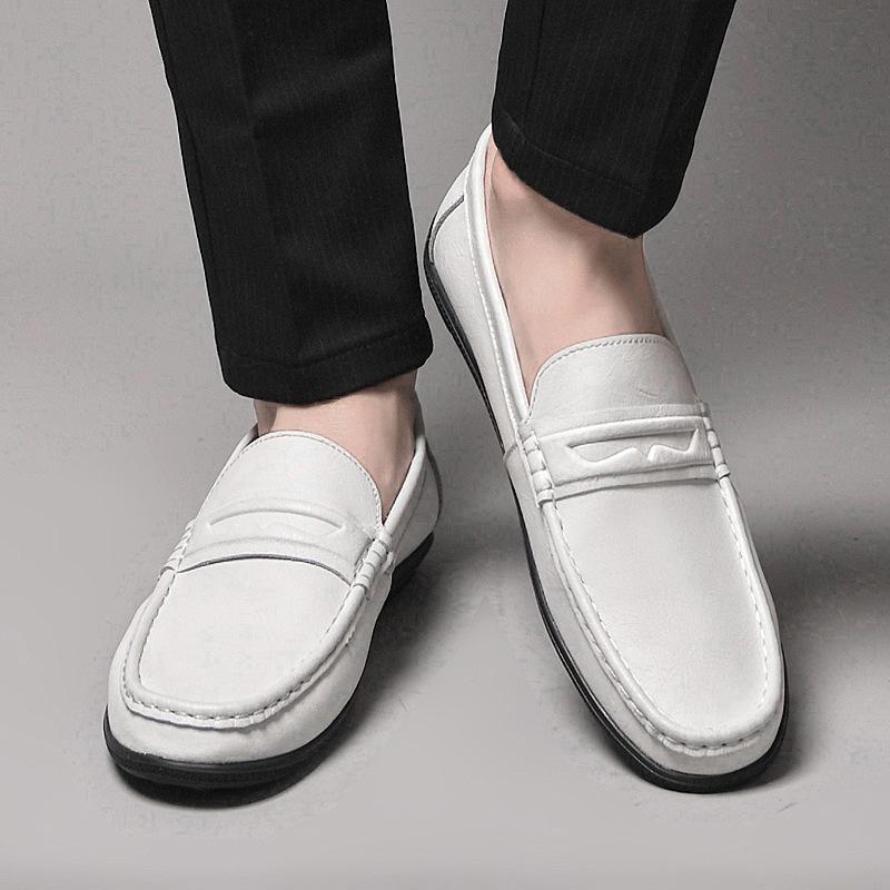 Men's large-size leather foot-fitting lazy shoes soft-soled Doudou shoes British driving shoes punching leather shoes