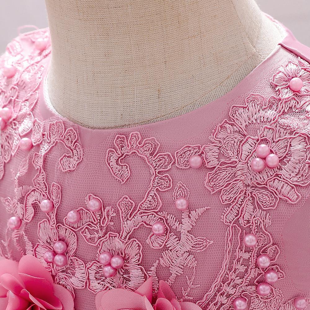 Күйеуіңізді жыныстық қатынаста қалай босатуға болады Екі адам брюнетканы трасса