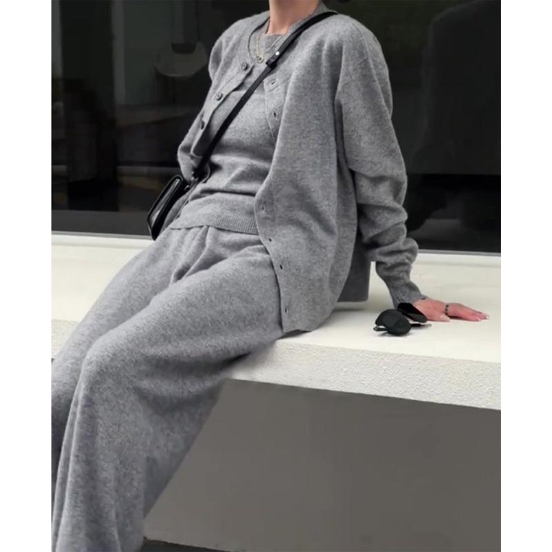 Grey simple fashion casual sweater set women's autumn and winter vest knitted sweater wide-leg pants three-piece set