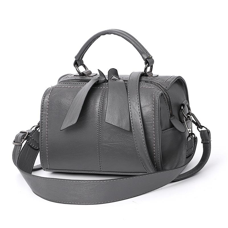 

[Women s bag] Fashion portable shoulder bag Korean version of the new winter messenger bag simple soft leather bag темно-сірий