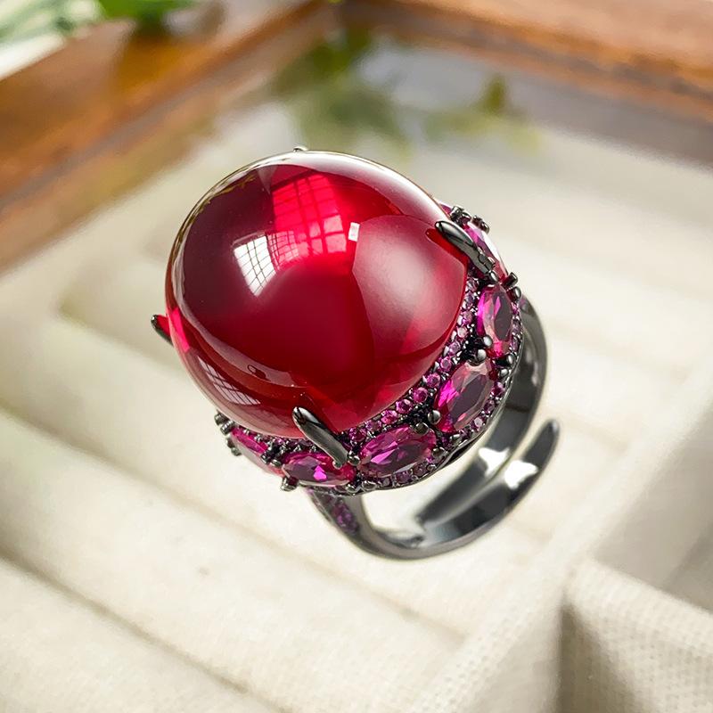 

Ювелирные изделия Медь Дно Позолоченное Ледяное Зерно Флуоресцентный Денье-образной Формы Однотонное Черное Золото Персонализированное Женское Кольцо 18 * 20