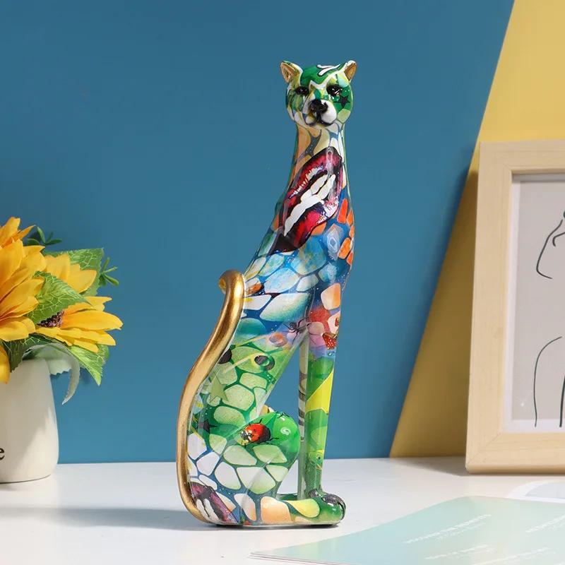 European Graffiti Leopard Statue Living Room Animal Resin Sculpture Home Office Decoration Gift
