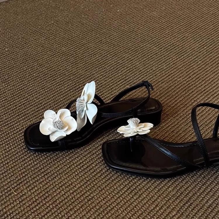 Sheepskin version~ French flower one-word sandals women's spring and summer new fairy wind soft leather beach open-toed sandals