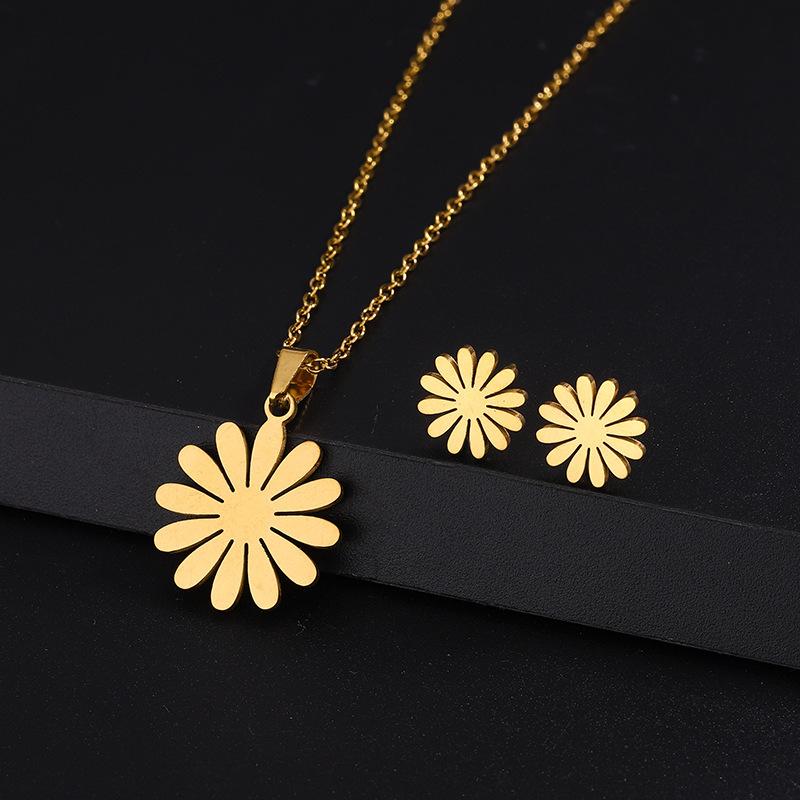 Sweet Gold Color Daisy Flowers Charms Chain Choker Necklaces For Women Stainless Steel New Fashion Upscale Jewelry