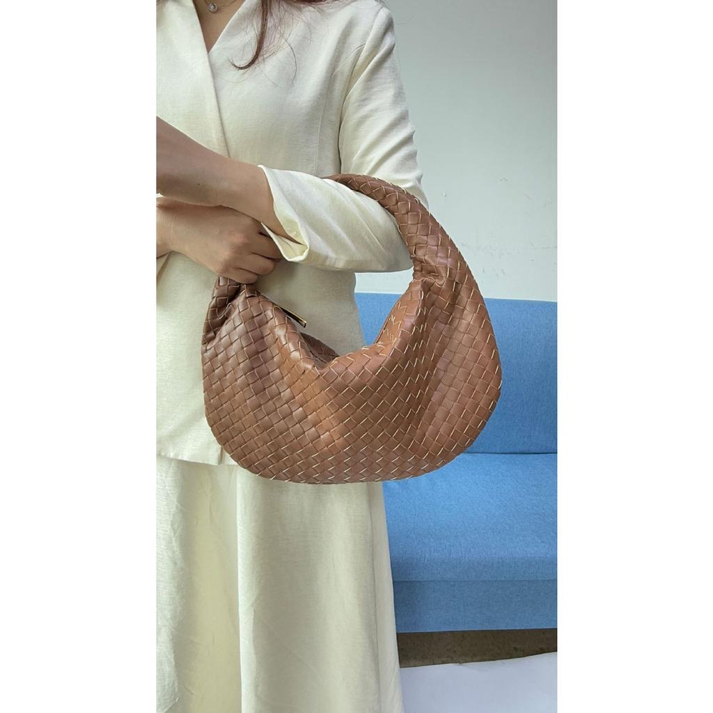 Popular hand-woven tote bag 2025 new portable underarm bag women's versatile dumpling crescent bag
