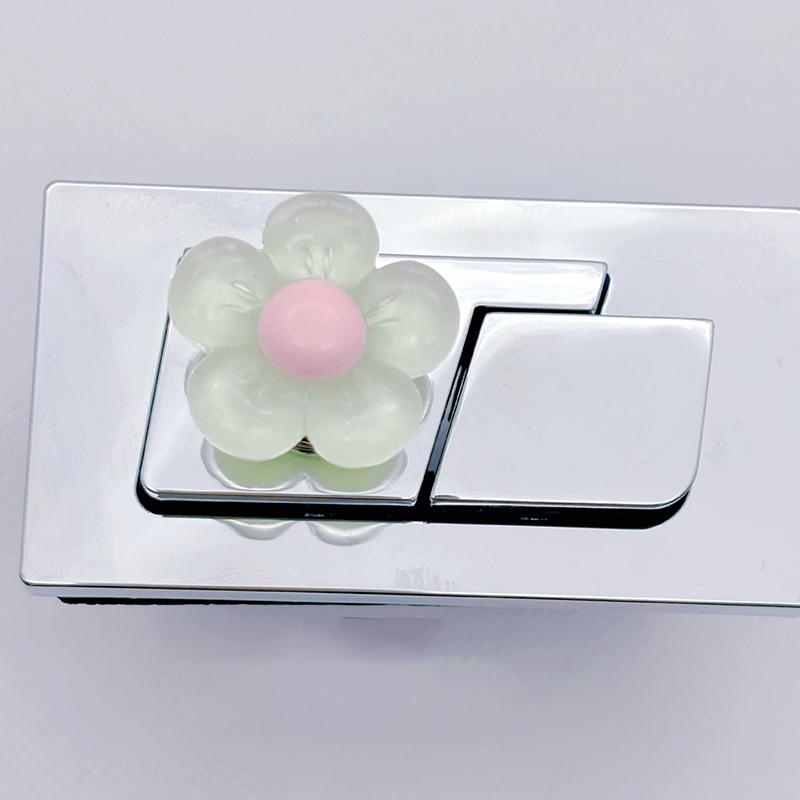 Toalettryckare i blomform Självhäftande Toalettryckknapp Nagelskydd Handtag för toalettlock Tankspolknapp